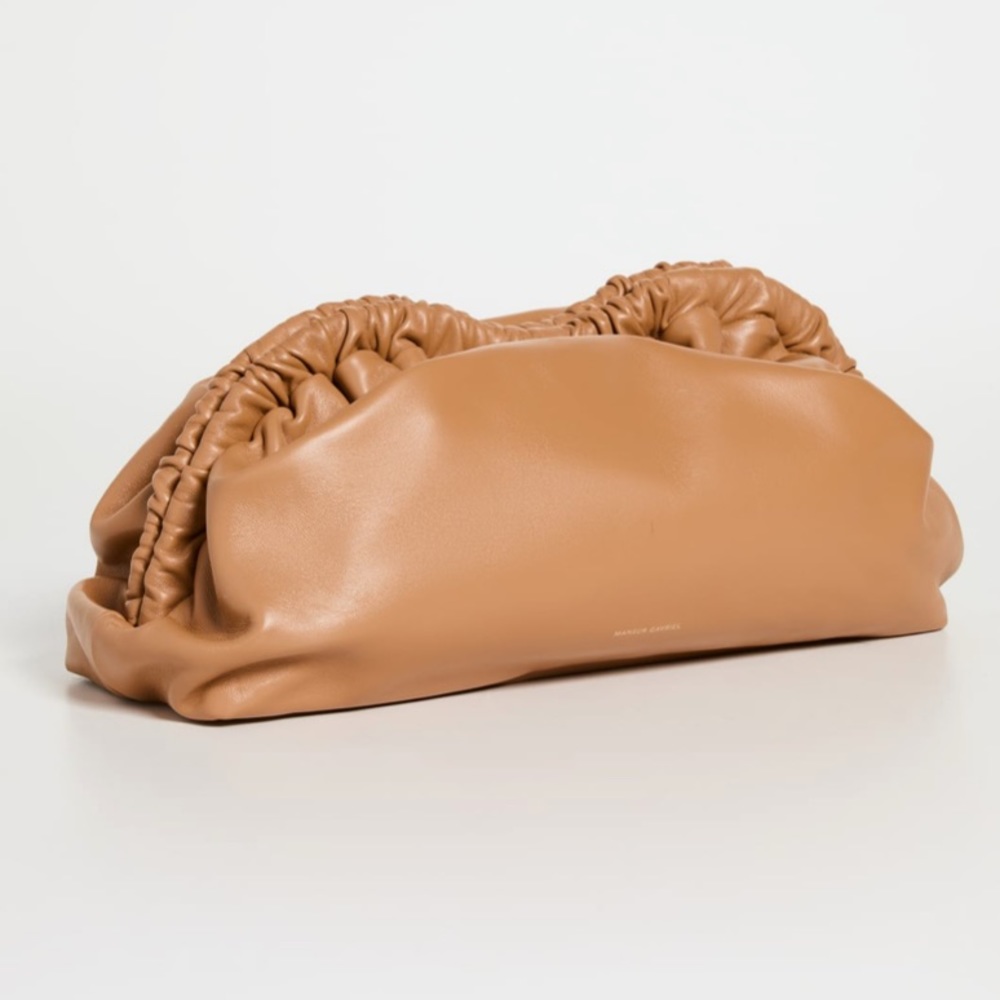 🆕 Mansur Gavriel cloud clutch in caramel New with tags